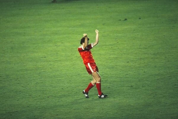 Nottingham Forests Martin O'Neill celebrates at the final whistle of the 1980 European Cup Final