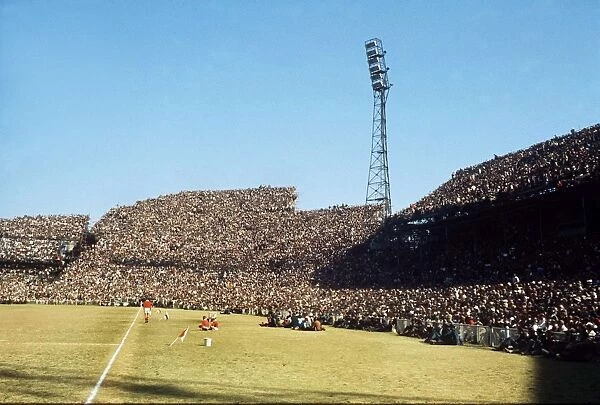Packed stands at Ellis Park, Johannesburg, watches the last test between the Lions and South Africa in 1974
