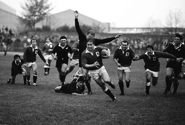Paul Simpson scores for the Northern Division against the All Blacks in 1983