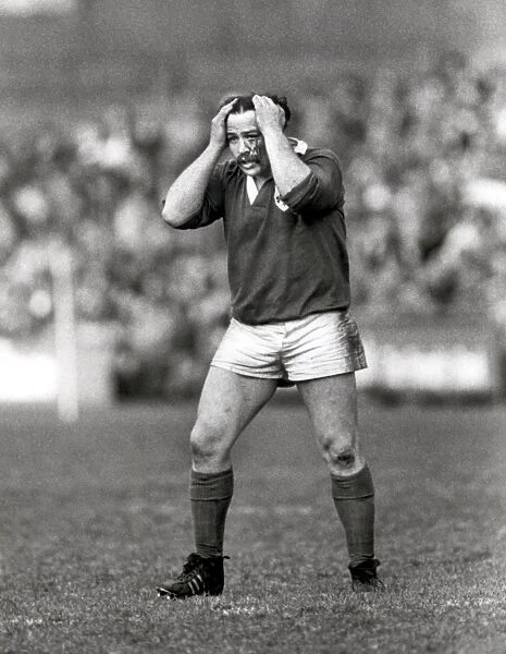 Phil Orr holds his head in his hands as Ireland narrowly lose to Scotland - 1986 Five Nations