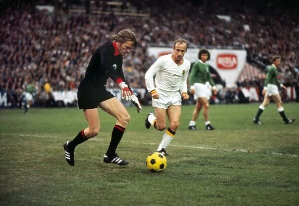 Sepp Maier gathers the ball at Euro 72