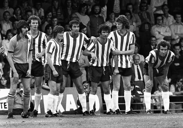 Southampton players form a wall in the 1974 / 5 season