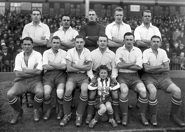 Southampton Team Group 1937 / 38