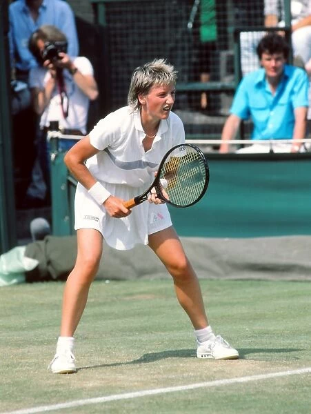 Tennis - Wimbledon Championships 1986. Anne Hobbs in action