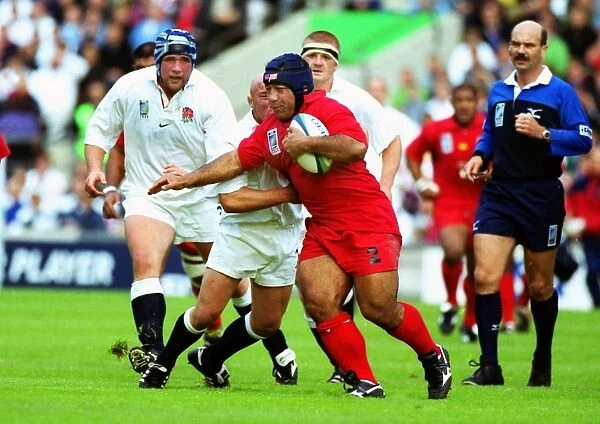 Tongas Fe'ao Vunipola on the charge against England - 1999 Rugby World Cup