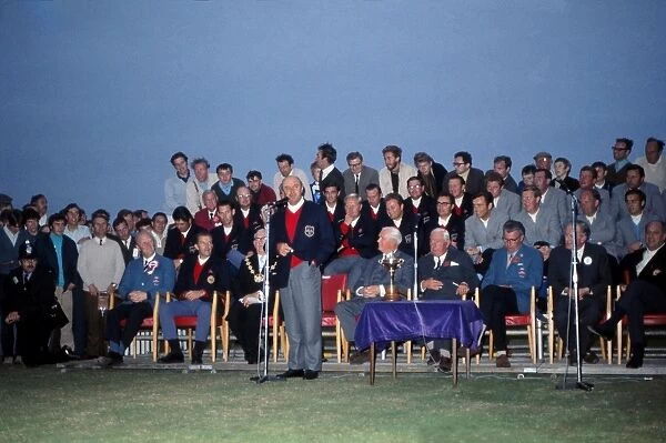 USA captain Sam Snead makes a speech at the presentation of the 1969 Ryder Cup