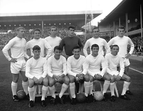 Villa 2 Chelsea 2. Football - 1964  /  1965 First Division - Aston Villa 2 Chelsea 2