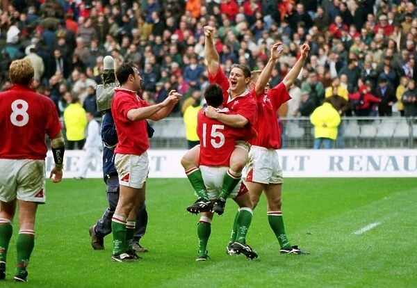 Wales celebrate victory over France - 1999 Five Nations