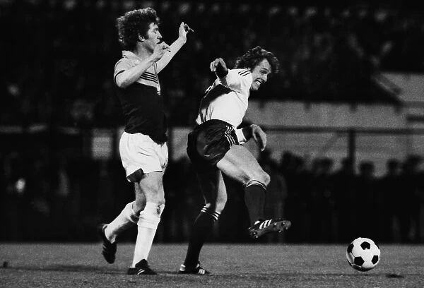 West Hams Pat Holland and Anderlechts Arie Haan - 1976 Cup Winners Cup Final