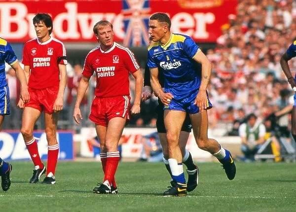 Wimbledons Vinnie Jones and Liverpools Steve McMahon during the 1988 FA Cup Final
