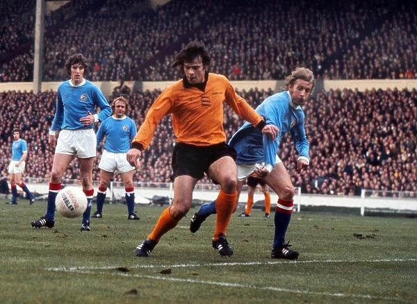 Wolves Frank Munro and Man Citys Denis Law - 1974 League Cup Final