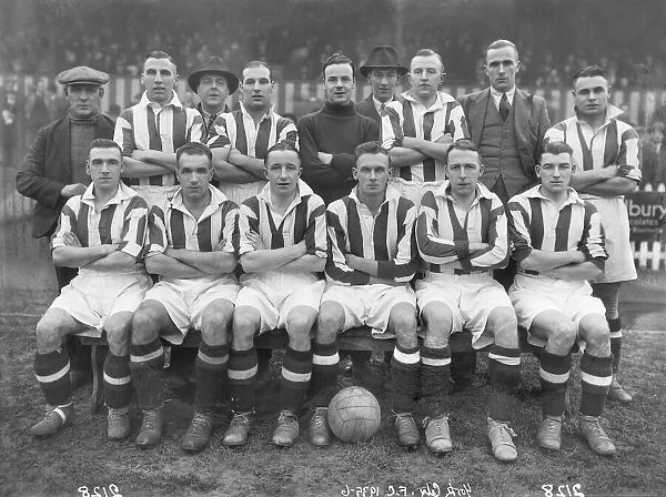 York City - 1935 / 6. Football - 1935  /  1936 season - York City team group