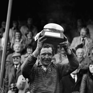 Bill Beaumont lifts the County Championship trophy in 1980