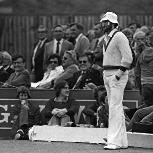 Dennis Lillee entertains the crowd in 1980