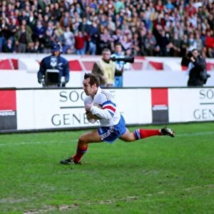 Frances Philippe Saint-Andre scores against Scotland - 1995 Five Nations