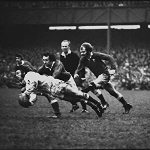 Jan Webster dive-passes against Wales - 1972 Five Nations