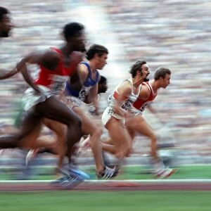 Jobst Hirscht strains to keep up with Valeriy Borzov in the 100m at the 1972 Munich Olympics