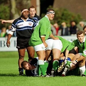 London Irish scrum-half Nick Briers prepares to pass - 1996 / 7 Courage League
