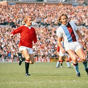Manchester Uniteds Denis Law and Crystal Palaces Mel Blyth