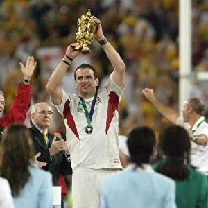 Martin Johnson lifts the Rugby World Cup