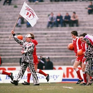 Pearly King and Queen lead out Leyton Orient - 1978 FA Cup