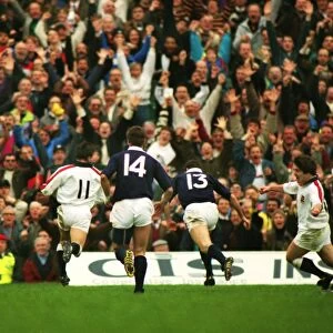 Rory Underwood scores against Scotland - 1993 Five Nations