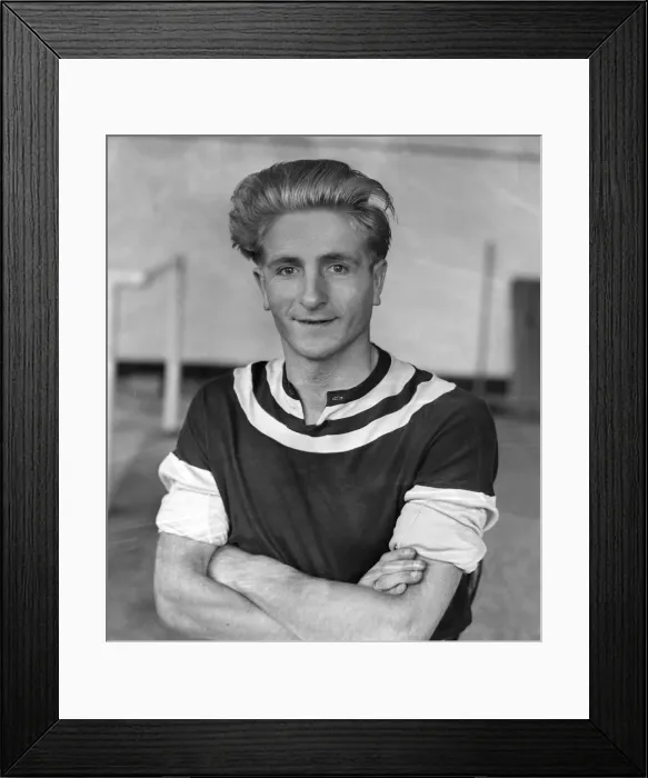 Framed Print : Dave Hickson - Aston Villa Framed Print : Dave Hickson - Aston Villa