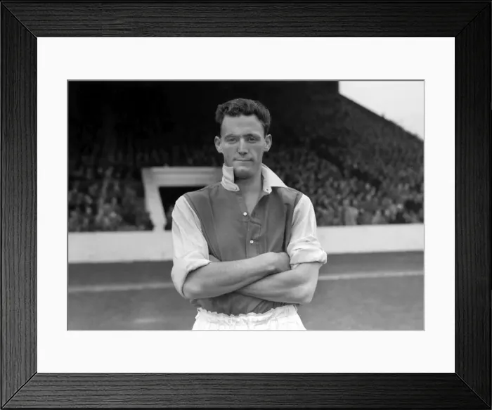 Framed Print : Raymond Daniel - Arsenal Framed Print : Raymond Daniel - Arsenal