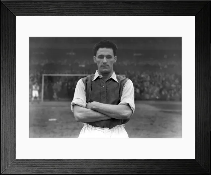 Framed Print : Raymond Daniel - Arsenal Framed Print : Raymond Daniel - Arsenal