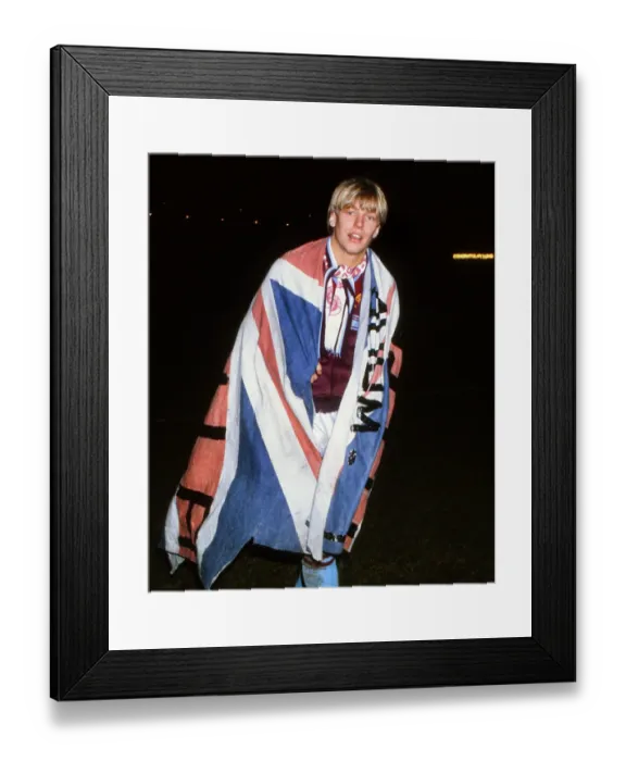 Framed Print : Super Cup Final L2: Villa 3 (3) Barcelona 0 (1) Framed Print : Super Cup Final L2: Villa 3 (3) Barcelona 0 (1)