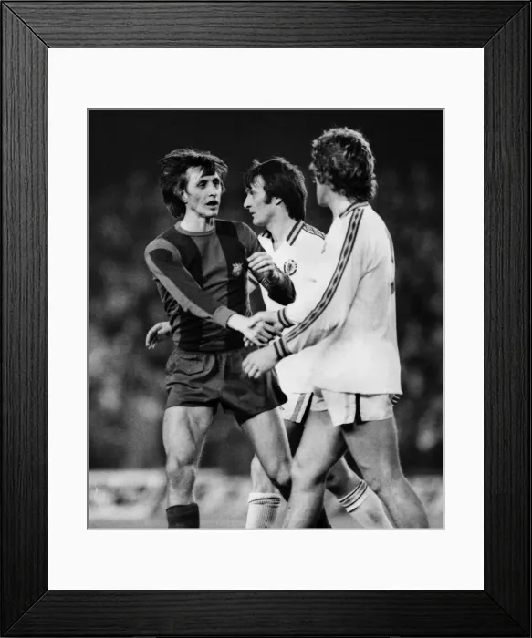 Framed Print : UEFA QF L2: Barcelona 2 (4) Villa 1 (3) Framed Print : UEFA QF L2: Barcelona 2 (4) Villa 1 (3)