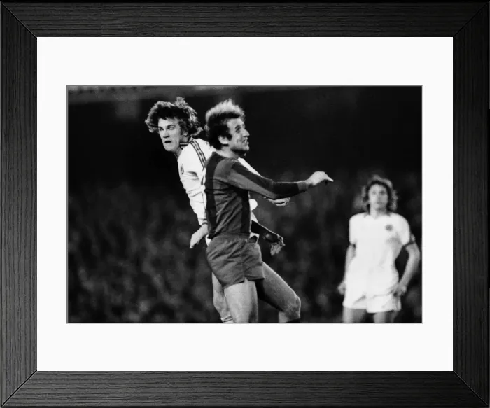 Framed Print : UEFA QF L2: Barcelona 2 (4) Villa 1 (3) Framed Print : UEFA QF L2: Barcelona 2 (4) Villa 1 (3)