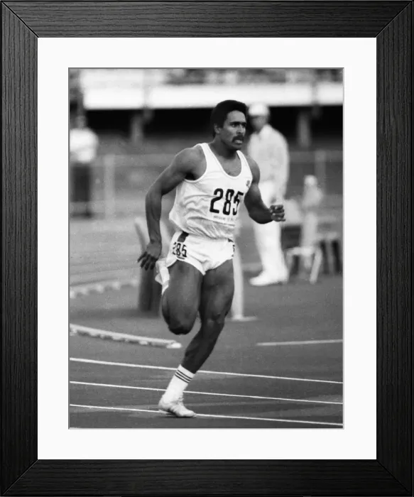 Framed Print : Brisbane Commonwealth Games - Athletics Framed Print : Brisbane Commonwealth Games - Athletics
