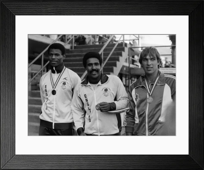 Framed Print : Brisbane Commonwealth Games - Athletics Framed Print : Brisbane Commonwealth Games - Athletics