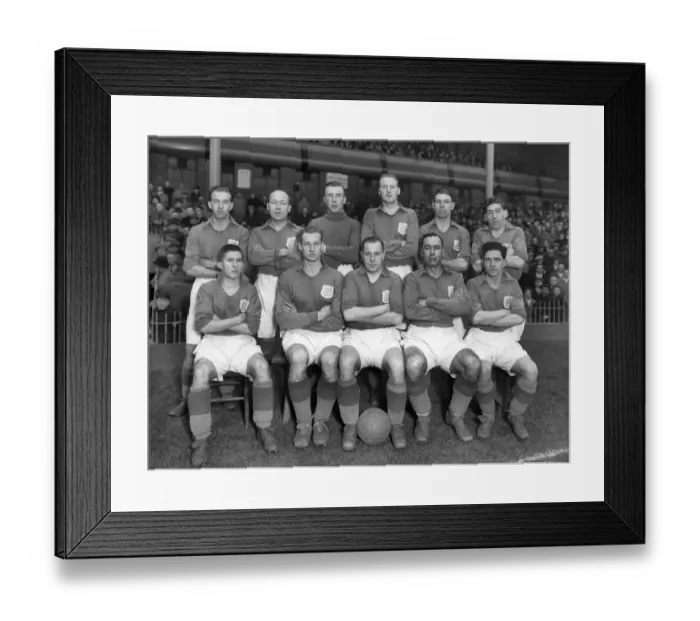 Framed Print : Leeds United - 1938 / 9 Framed Print : Leeds United - 1938 / 9