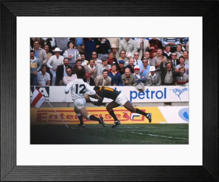 Framed Print : 2nd Test: SA 35 England 9 Framed Print : 2nd Test: SA 35 England 9