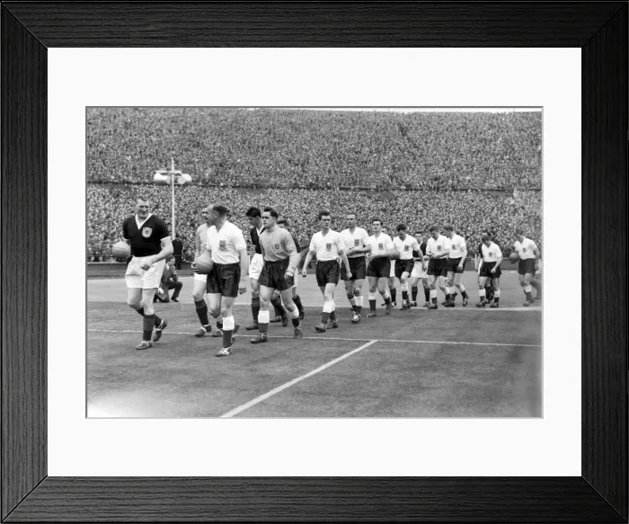 Framed Print : England 2 Scotland 1