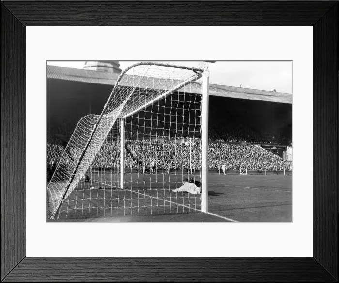 Framed Print : England 2 Scotland 1 Framed Print : England 2 Scotland 1