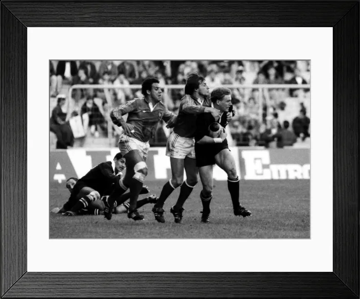 Framed Print : 2nd Test: France 16 NZ 3 Framed Print : 2nd Test: France 16 NZ 3