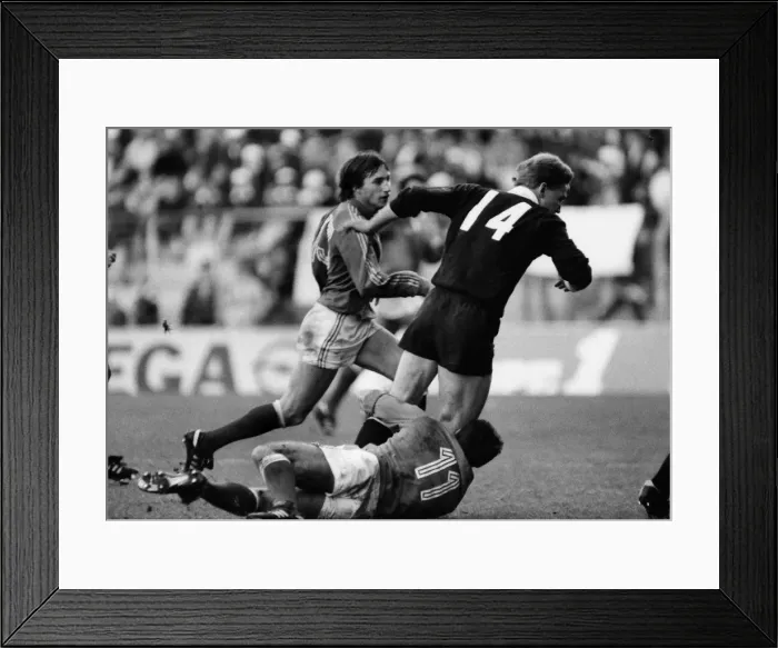 Framed Print : 2nd Test: France 16 NZ 3 Framed Print : 2nd Test: France 16 NZ 3