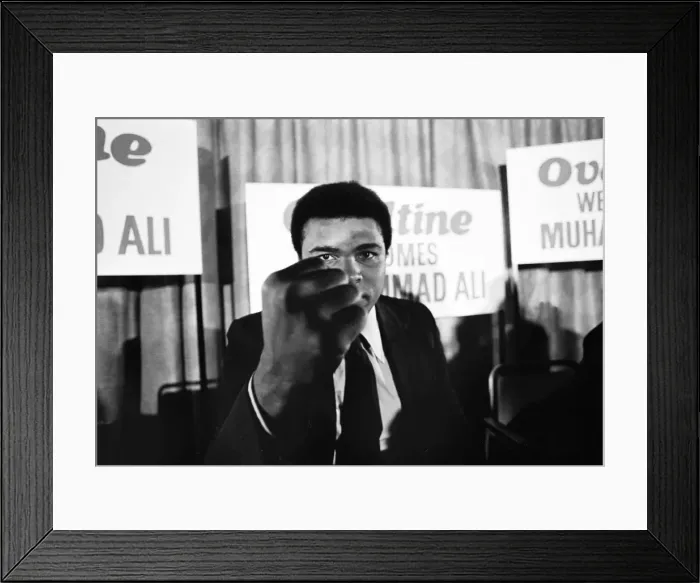 Framed Print : Muhammad Ali - 1971 Press Conference in London Framed Print : Muhammad Ali - 1971 Press Conference in London