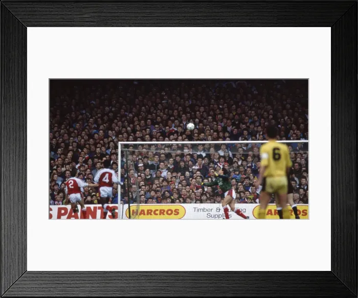 Framed Print : FA Cup R6: Arsenal 2 Cambridge Utd 1