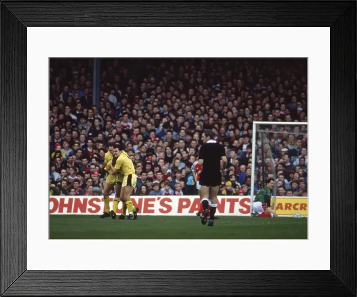 Framed Print : FA Cup R6: Arsenal 2 Cambridge Utd 1