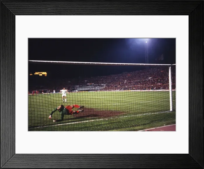 Framed Print : European Cup Final: Liverpool 1* Roma 1 (*won 4-2 pens a. e. t. ) Framed Print : European Cup Final: Liverpool 1* Roma 1 (*won 4-2 pens a. e. t. )