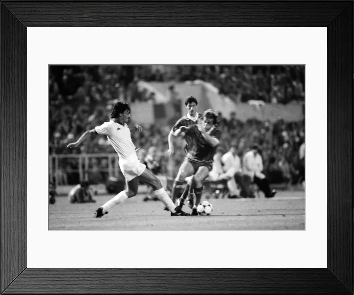 Framed Print : European Cup Final: Liverpool 1* Roma 1 (*won 4-2 pens a. e. t. ) Framed Print : European Cup Final: Liverpool 1* Roma 1 (*won 4-2 pens a. e. t. )