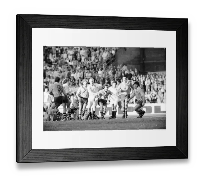 Framed Print : 1st Test: Australia 16 England 9 Framed Print : 1st Test: Australia 16 England 9