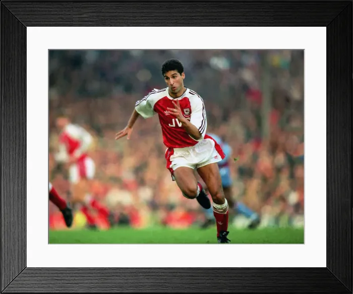 Framed Print : Arsenal v Aston Villa Framed Print : Arsenal v Aston Villa