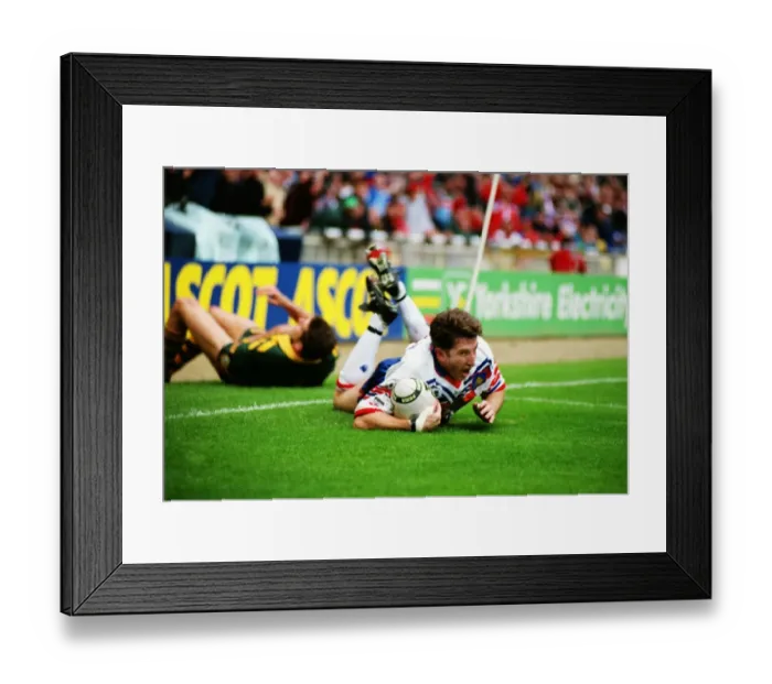 Framed Print : Jonathan Davies touches down for a brilliant try Framed Print : Jonathan Davies touches down for a brilliant try