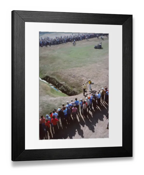 Framed Print : Jack Nicklaus appraoches the 16th green on the final day of the 1977 Open Championship Framed Print : Jack Nicklaus appraoches the 16th green on the final day of the 1977 Open Championship