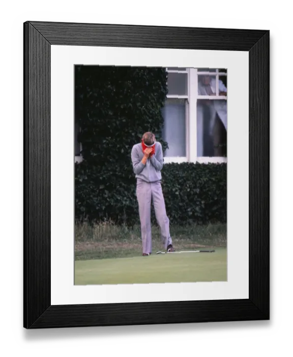 Framed Print : Ken Brown puts his head in his hands after losing his match at the last hole in the 1977 Ryder Cup Framed Print : Ken Brown puts his head in his hands after losing his match at the last hole in the 1977 Ryder Cup